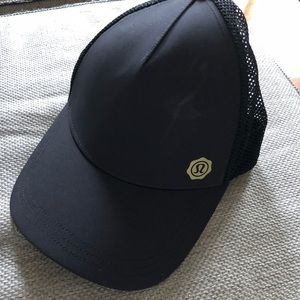 Lululemon trucker hat - XS/S